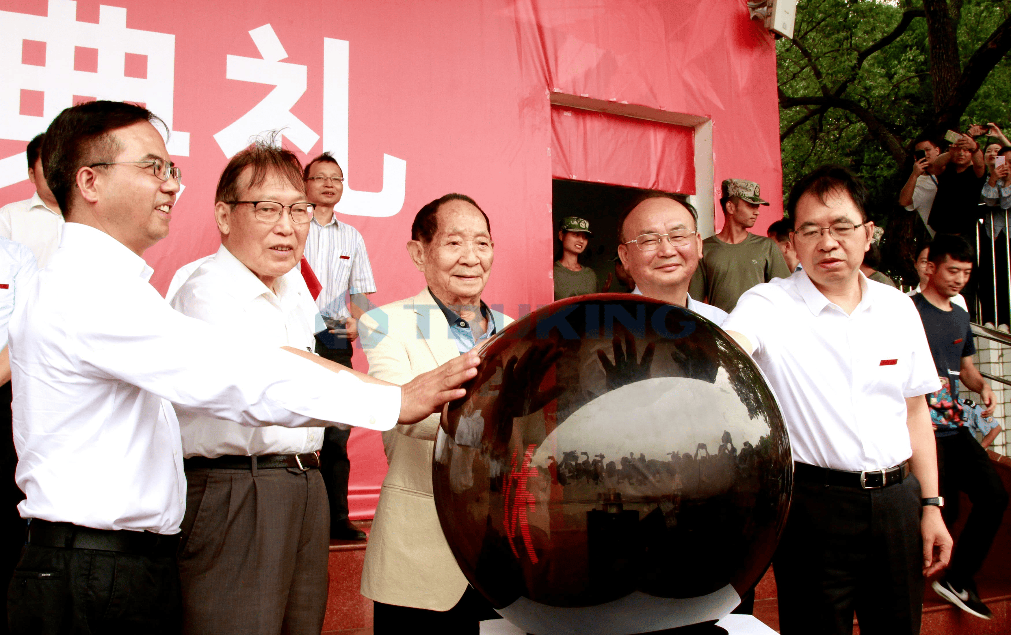 一夲道人妻熟女AV网站