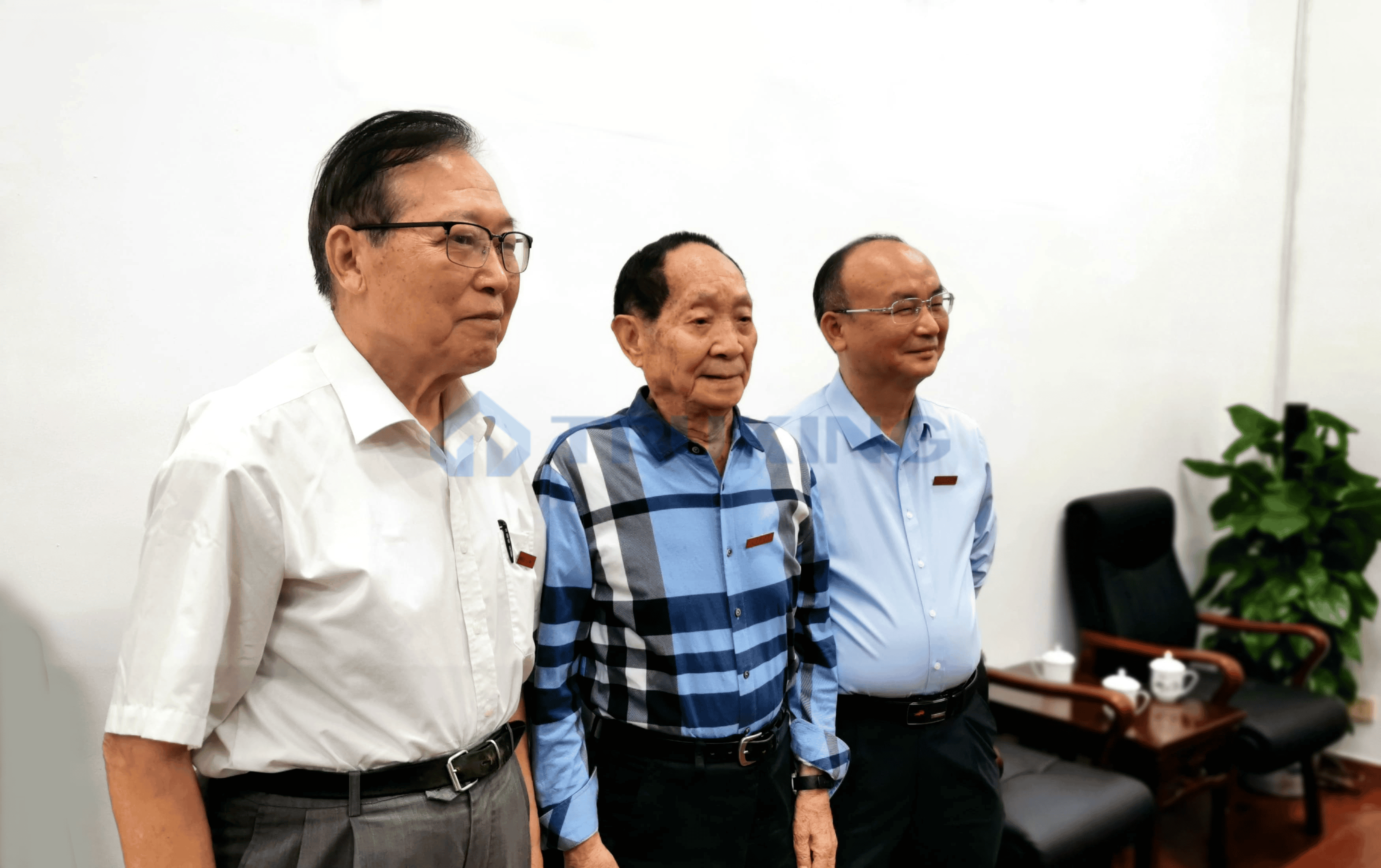 一夲道人妻熟女AV网站