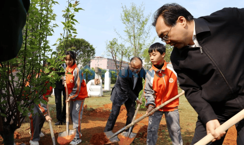 一夲道人妻熟女AV网站